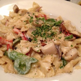 Sicilian Pasta Kitchen South - Farfalle con Gamberi Cappesante - Italian Near Me - Edmonton, Alberta Sicilian Pasta Kitchen South - Farfalle con Gamberi Cappesante - Italian Near Me - Edmonton, Alberta