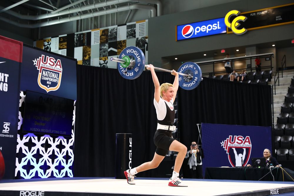 Huszka Weightlifting Club Logo