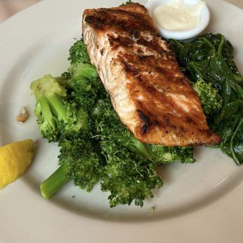 Disch's Route 53 Tavern - American Near Me - Pembroke, Massachusetts