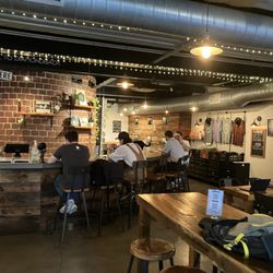 Diamondback Brewing Company - Bar area