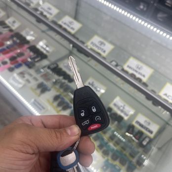 Yellowstone Keys - 2017 Jeep Wrangler Sahara copy - Keys & Locksmiths Near Me - San Fernando, California Yellowstone Keys - 2017 Jeep Wrangler Sahara copy - Keys & Locksmiths Near Me - San Fernando, California