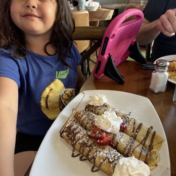 Broken Yolk Cafe - Breakfast & Brunch Near Me - Carlsbad, California