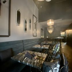 Bella A Baltimore Crab & Seafood Company - Interior