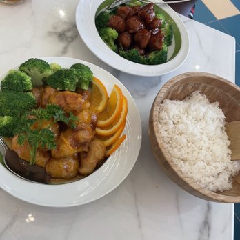 Mamak Vegan Kitchen - New dishes - sesame chicken (no sesame seeds) & orange chicken - Vegan Near Me - Chamblee, Georgia Mamak Vegan Kitchen - New dishes - sesame chicken (no sesame seeds) & orange chicken - Vegan Near Me - Chamblee, Georgia