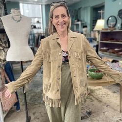 Mona Pants Mintage - You never know what you'll find at Mona Pants Mintage Shop! it's always a fun time discovering new treasures!