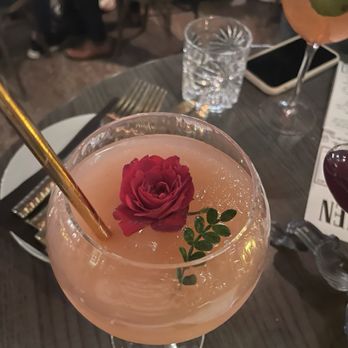 Vanderpump A Paris - Frose! Absolutely beautiful! - French Near Me - Las Vegas, Nevada Vanderpump A Paris - Frose! Absolutely beautiful! - French Near Me - Las Vegas, Nevada