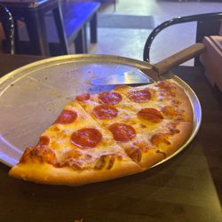 1812 Pizza - Paragould - They don't skimp on the cheese!