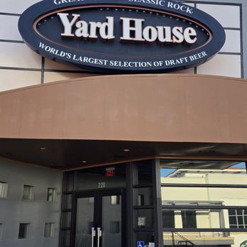 Yard House - Bars Near Me - Pasadena, California