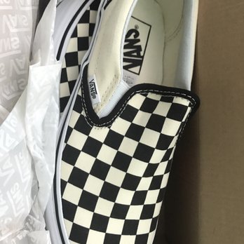 Tillys - Vans for my daughter - Women's Clothing Near Me - Burbank, California