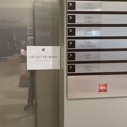 Hotel ibis Milano Malpensa Aeroporto - Broken elevator