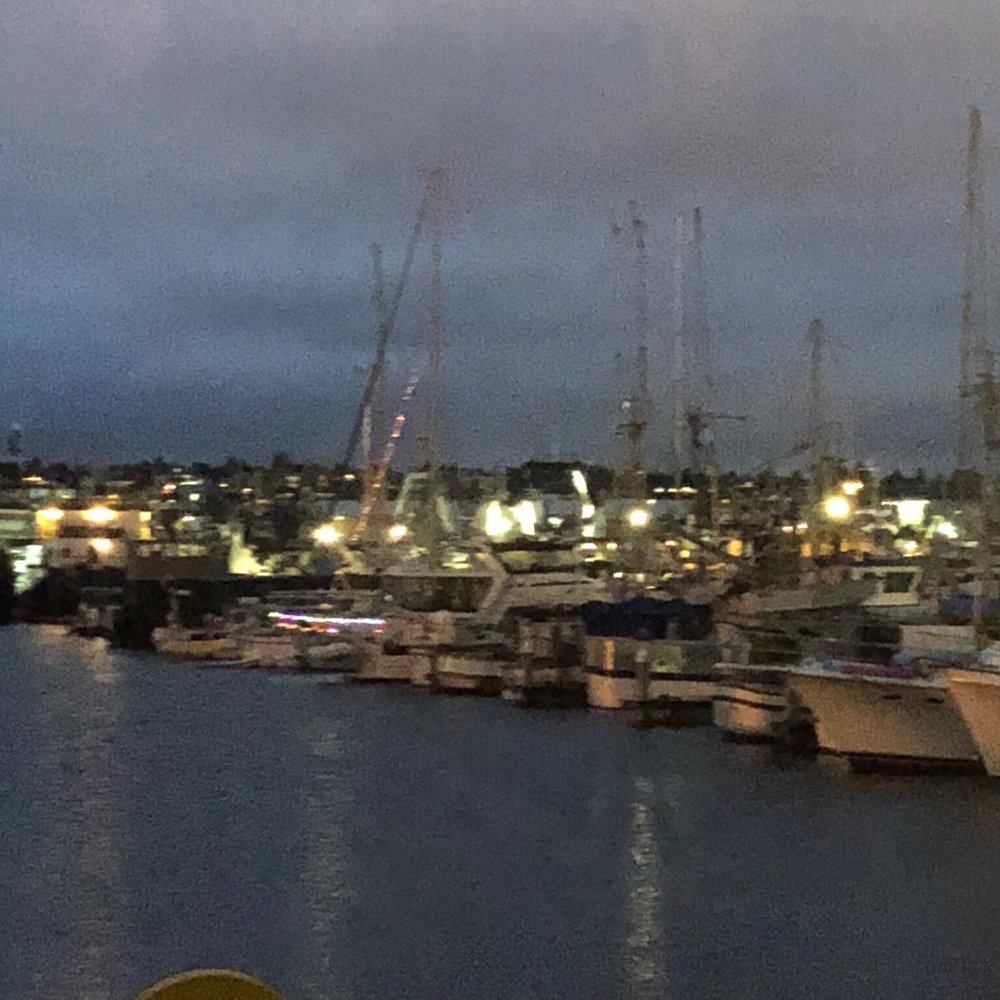 Chinook's - Outside view - Seafood Near Me - Seattle, Washington