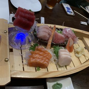Kumo Sushi - 21 Piece Sashimi Deluxe - Japanese Near Me - Herndon, Virginia