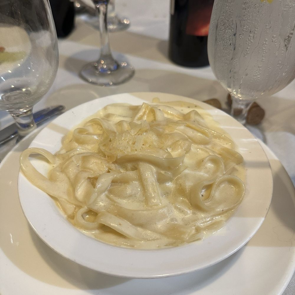 Bellissimo - Fettuccine Alfredo side - Italian Near Me - Montvale, New Jersey