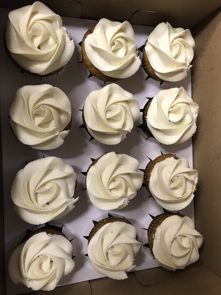 Dina's Delicious Delights Logo