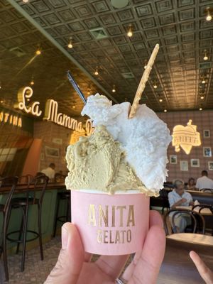 Anita La Mamma del Gelato by null