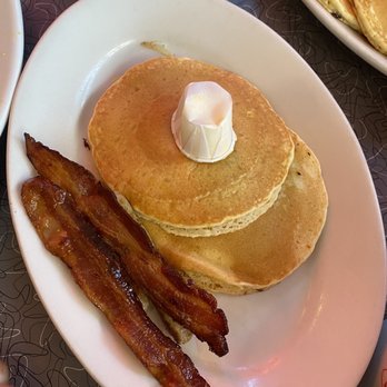 Red Arrow Diner - Diners Near Me - Manchester, New Hampshire