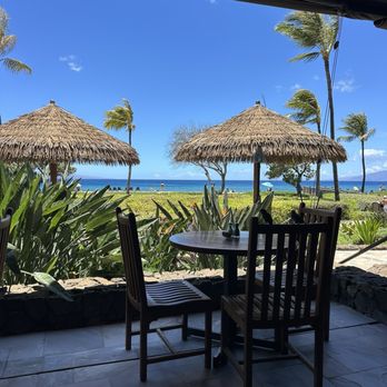 Duke's Beach House - Breakfast & Brunch Near Me - Lahaina, Hawaii Duke's Beach House - Breakfast & Brunch Near Me - Lahaina, Hawaii