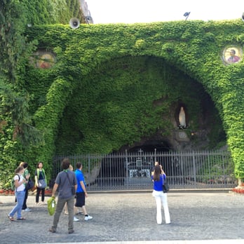 Giardini dei Vaticano - copia grotta di Lourdes - Parks Near Me - Rome, RM