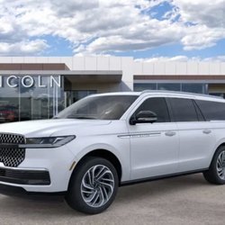 Alabama Car Service - Lincoln Navigator L seats 6 passengers plus the driver