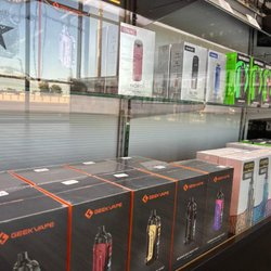 Red Star Vapor & Smoke - Product - Vape mods and pod systems featuring Vaporesso, GeekVape, Smok, Lost Vape, and more.