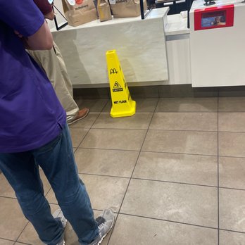 McDonald's - Employees standing around doing nothing, not doing there job . McDonald's should be ashamed of the way they are treating there store . - Fast Food Near Me - Riverview, Florida McDonald's - Employees standing around doing nothing, not doing there job . McDonald's should be ashamed of the way they are treating there store . - Fast Food Near Me - Riverview, Florida