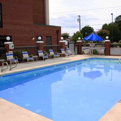 Hampton Inn High Point - Pool