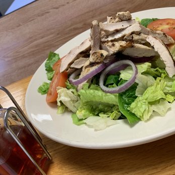 Enzo's - Tossed salad with grilled chicken - Italian Near Me - Sunrise, Florida