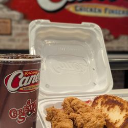 Raising Cane's Chicken Fingers - Combo Box