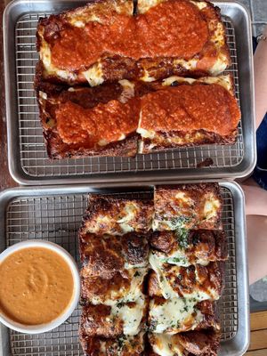 Red Light Bar & Detroit Pizza by null