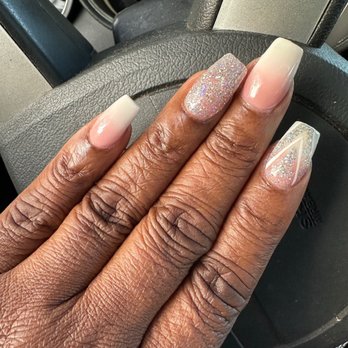 Lux Nail Bar - Nail Salons Near Me - Sanford, Florida