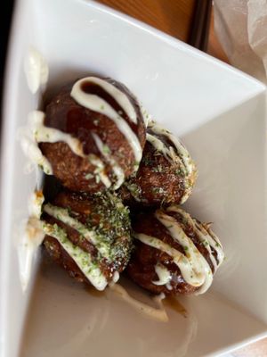 KINTON RAMEN SQUARE-VICTORIA by null