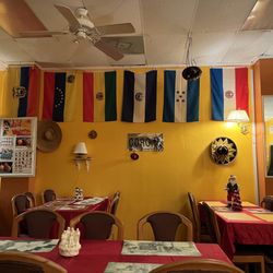Los Bellos Portales - Flags