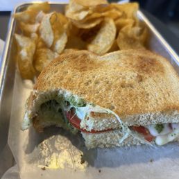 The "Rosie" 1/2 sandwich + seasoned kettle chips
