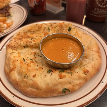 Mirchi Cafe and Masala Pizza, Halal American & Desi Restaurant - Cheesy garlic naan with CTM dipping sauce - Halal Near Me - Dublin, California