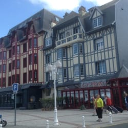 Hôtel des Bains - Exterior of Hotel des Bains