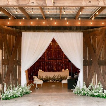 All About Events - Grand Bar as a statement in the barn - Party Equipment Rentals Near Me - Paso Robles, California