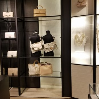 Chanel - Lovely ! - Accessories Near Me - Chicago, Illinois