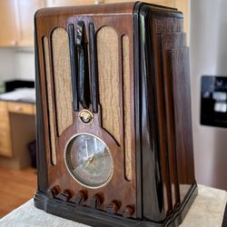 The Furniture Recycler - Fada Tombstone Radio