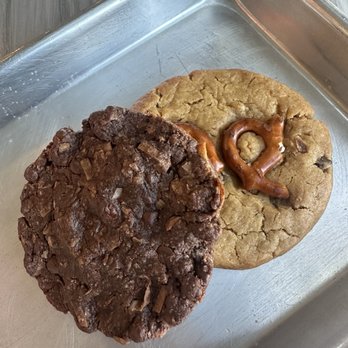 Florish - Chocolate Chunk Coconut Cookie (contains tree nuts, gluten-friendly)  Peanut Butter Dark Chocolate Pretzel Cookie - Pizza Near Me - Tampa Bay, Florida