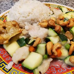 South China Restaurant - Cashew Chicken lunch special with potstickers