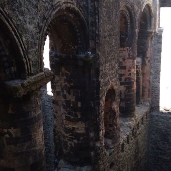 Rochester Castle - Inside - Landmarks & Historical Buildings Near Me - Rochester, MDW
