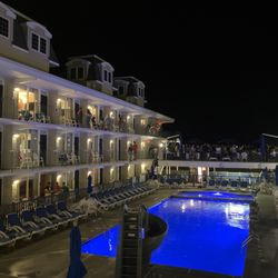 Fleur De Lis Beach Resort - Pool