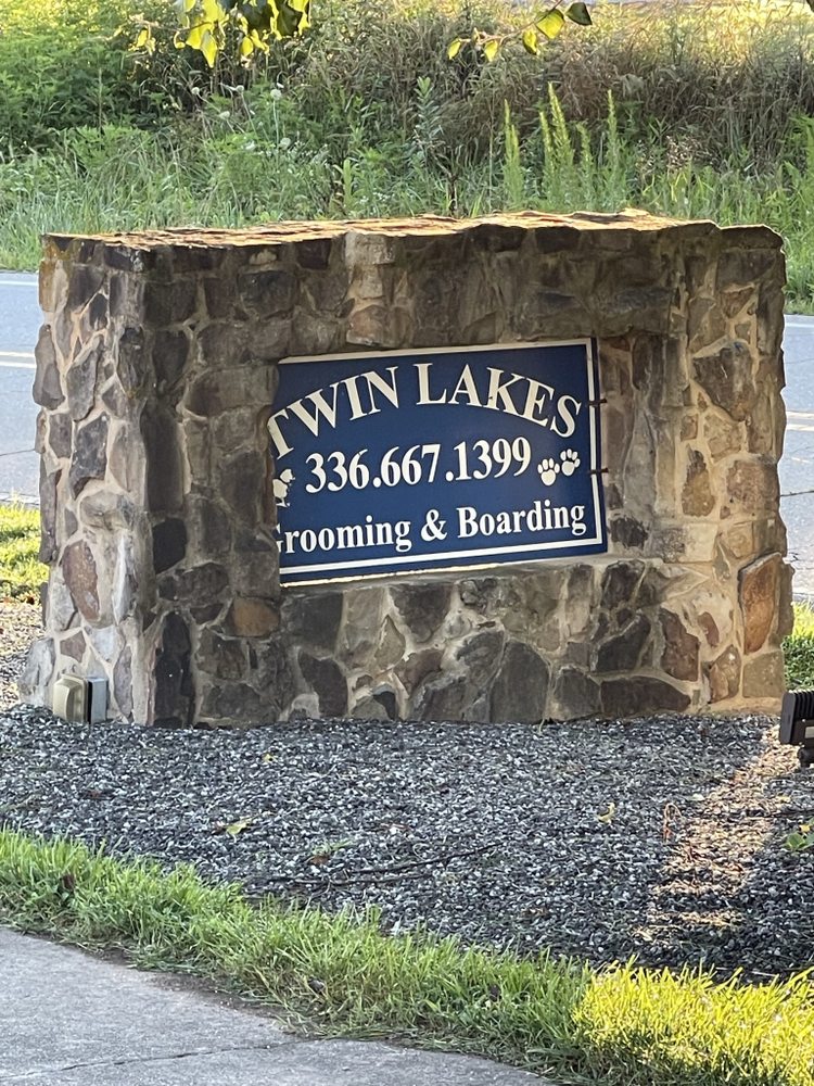 TWIN LAKES GROOMING & BOARDING Updated September 2024 611 Old 60