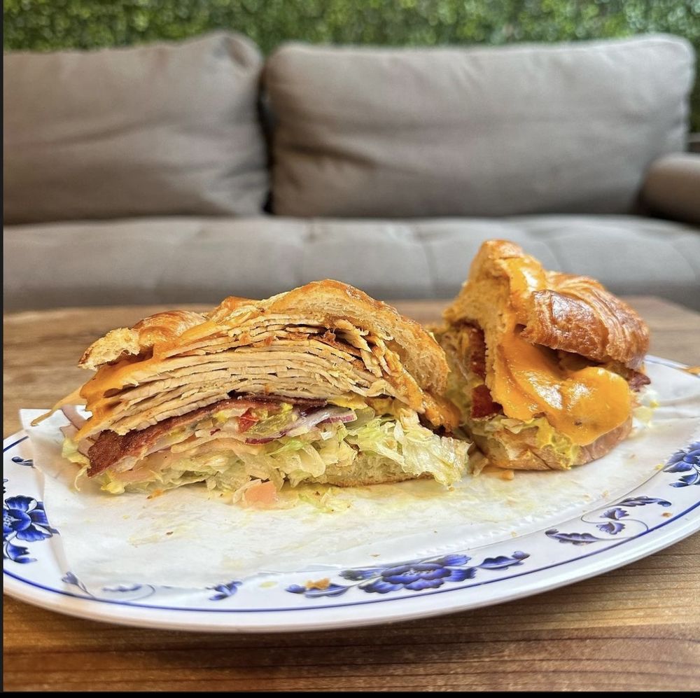 GOLD COAST CAFE - Updated January 2026 - 90 Photos & 51 Reviews - 754 N