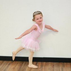 Miss Twister Dance Company - Curtsy Academy at MTDC