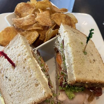 Picnikins Patio Cafe - The Ultimate - New American Near Me - San Antonio, Texas