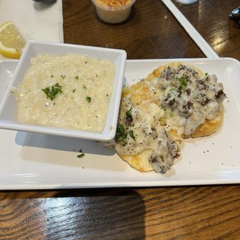 Gochas Breakfast Bar | Cascade - Biscuit and Gravy - Wine Bars Near Me - Atlanta, Georgia Gochas Breakfast Bar | Cascade - Biscuit and Gravy - Wine Bars Near Me - Atlanta, Georgia