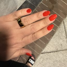 Hard gel oval in dnd 430 Ferrari red! Love!! Hard gel oval in dnd 430 Ferrari red! Love!!