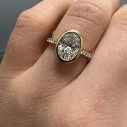 Sawchuk Jewelers - Close up of the engagement ring