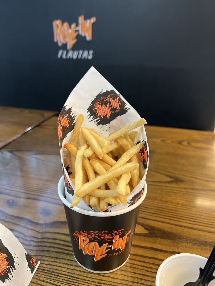 Roll-in Flautas Logo